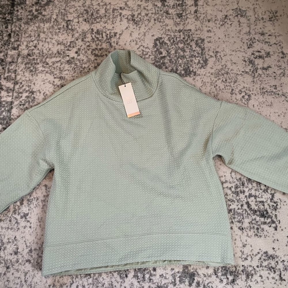 Large crew neck/turtle neck/hoodie